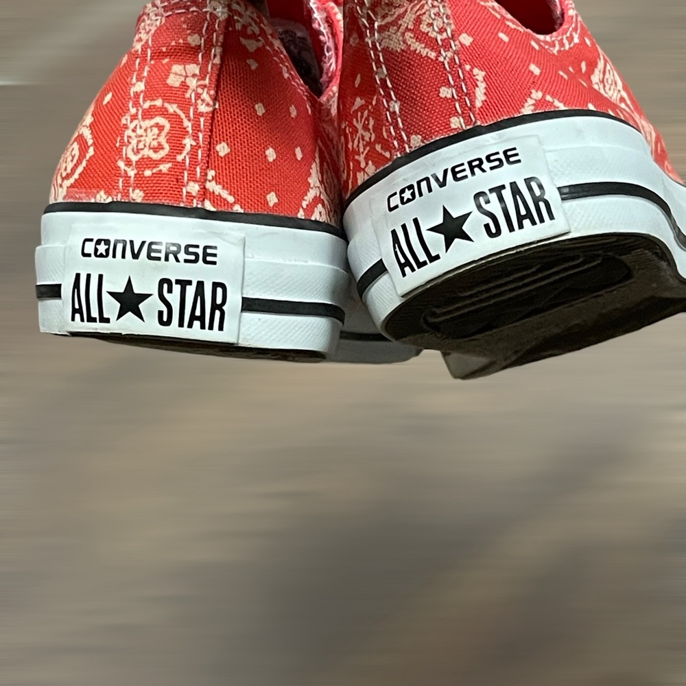 CONVERSE CTAS Low Top  Sneakers • Size 7 • Women - Picture 4 of 10